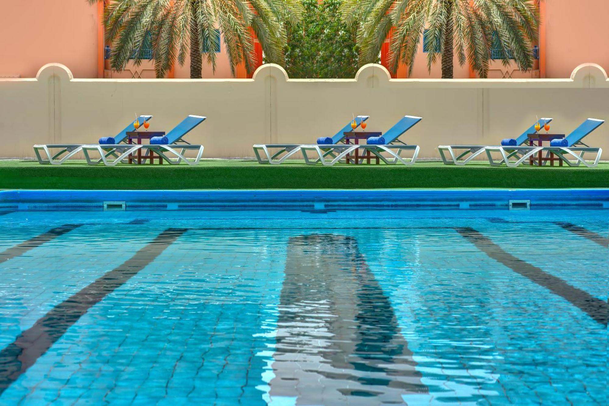 Al Bustan Flats Hotel Sharjah Exterior foto